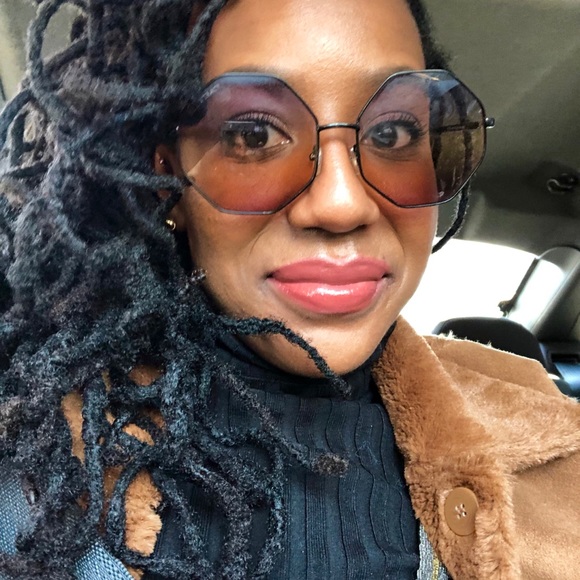 Meet your Posher, Dana - Picture 4 of 7